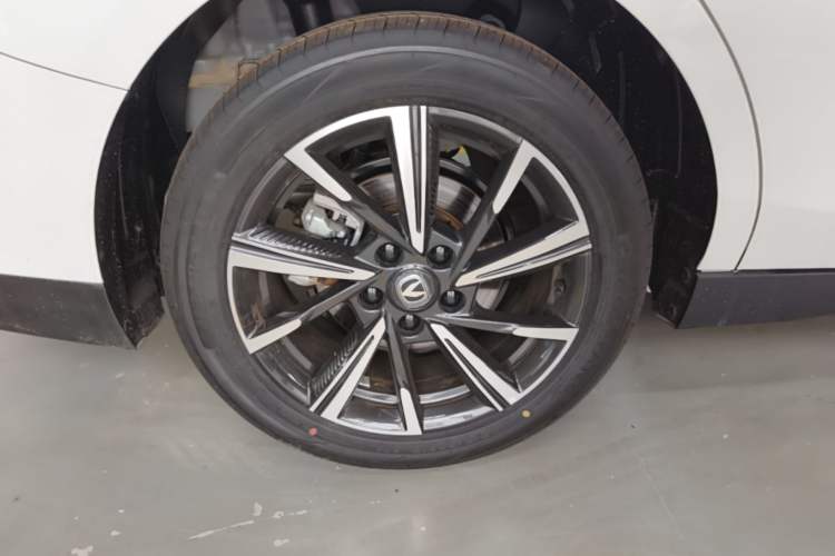 Used CHANGAN Eado 2025 Blue Whale 1.5T 500Bar Prestige Model Exterior 5