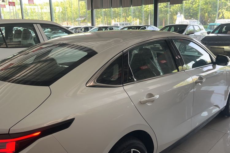 Used CHANGAN Eado 2025 Blue Whale 1.5T 500Bar Prestige Model Exterior 5