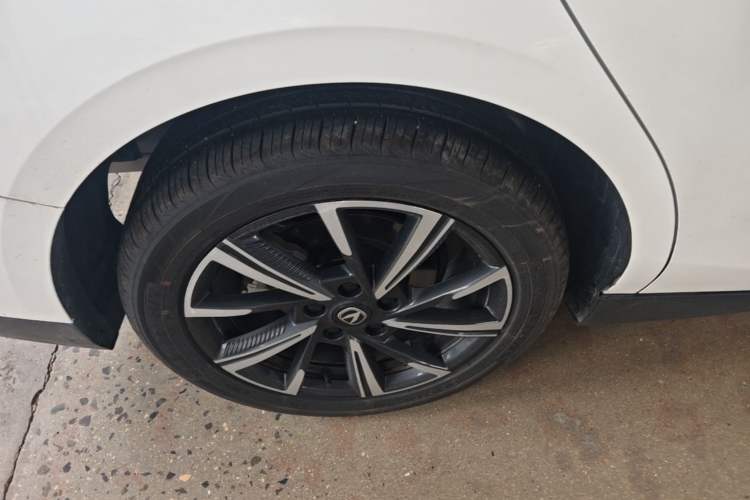 Used CHANGAN Eado 2025 Blue Whale 1.5T 500Bar Prestige Model Exterior 5