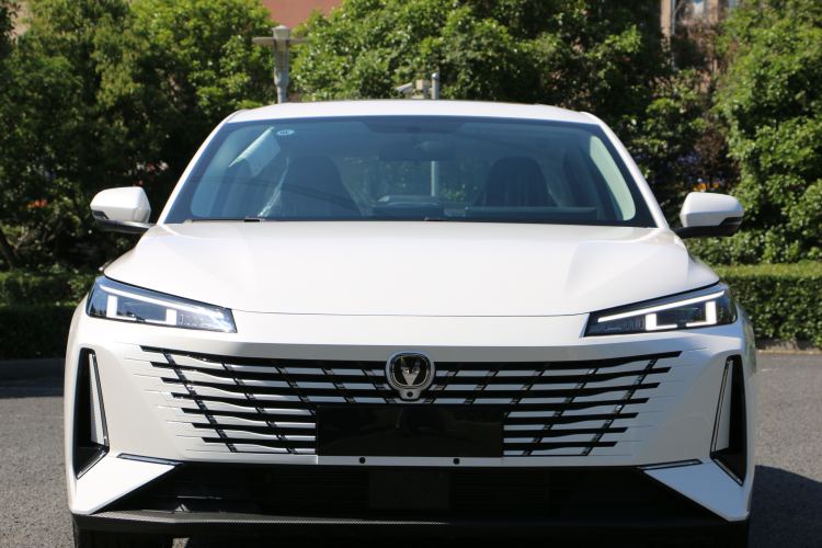 Used CHANGAN Eado 2025 Blue Whale 1.5T 500Bar Flagship Model Exterior 7