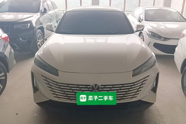 Used CHANGAN Eado 2025 Blue Whale 1.5T 500Bar Prestige Model Front