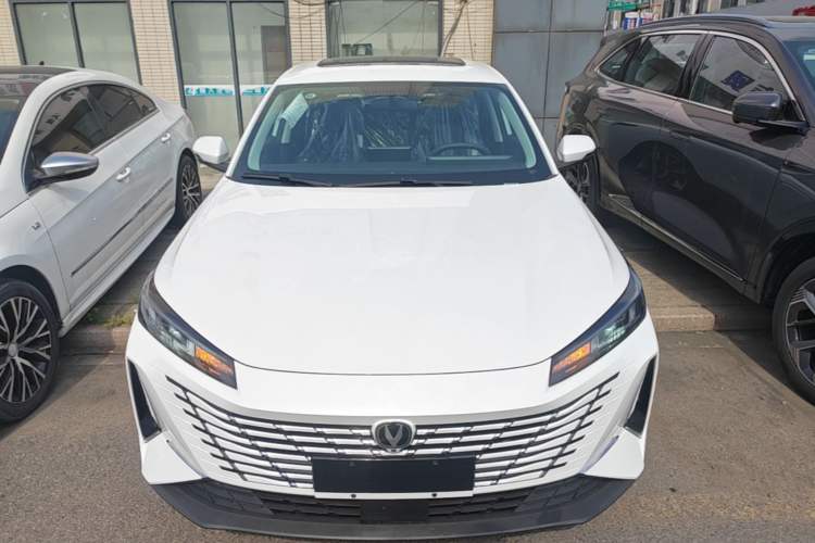 Used CHANGAN Eado 2025 Blue Whale 1.5T 500Bar Flagship Model Front