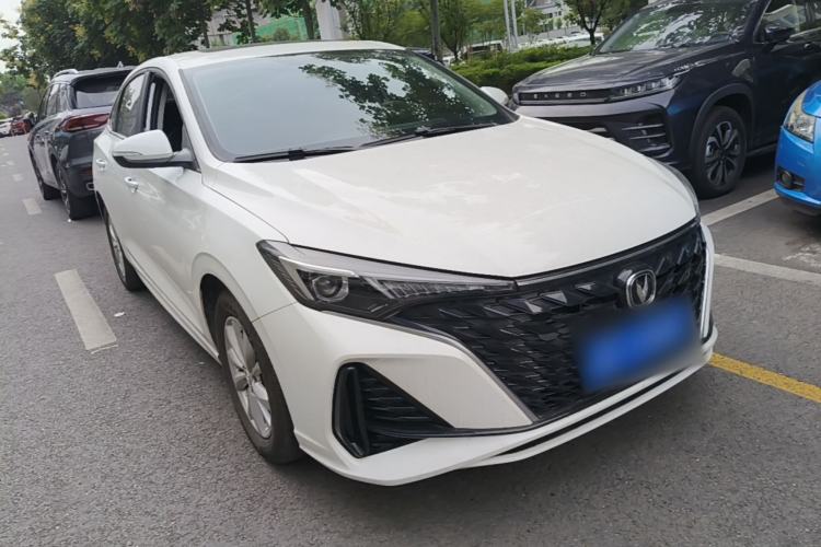 Used CHANGAN Eado 2025 PLUS 1.5L Manual Luxury Edition Front Right 45 Deg