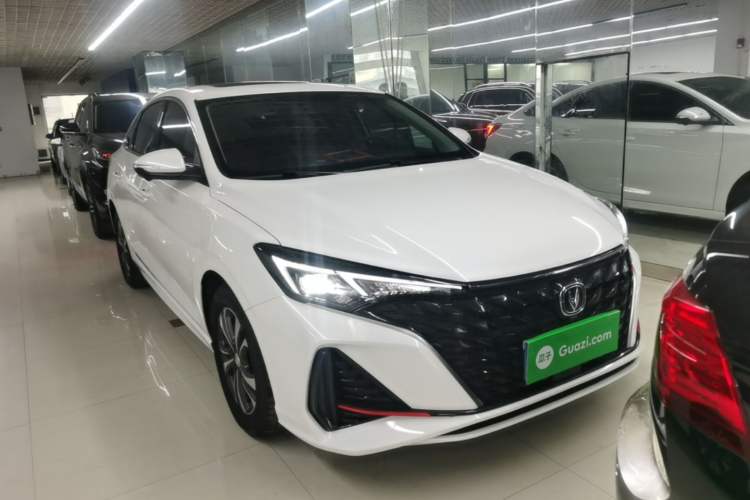 Used CHANGAN Eado 2025 PLUS 1.4T Dual-Clutch High-Energy Version Front Right 45 Deg