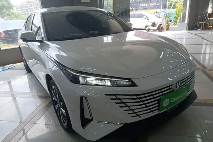 Used CHANGAN Eado 2025 Blue Whale 1.5T 500Bar Prestige Model Front Right 45 Deg