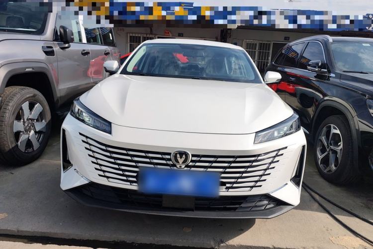 Used CHANGAN Eado 2025 Blue Whale 1.5T 500Bar Prestige Model Front