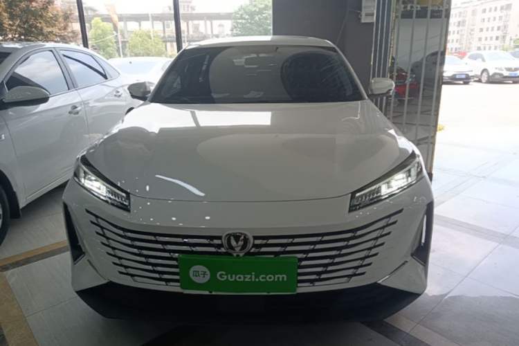 Used CHANGAN Eado 2025 Blue Whale 1.5T 500Bar Prestige Model Front