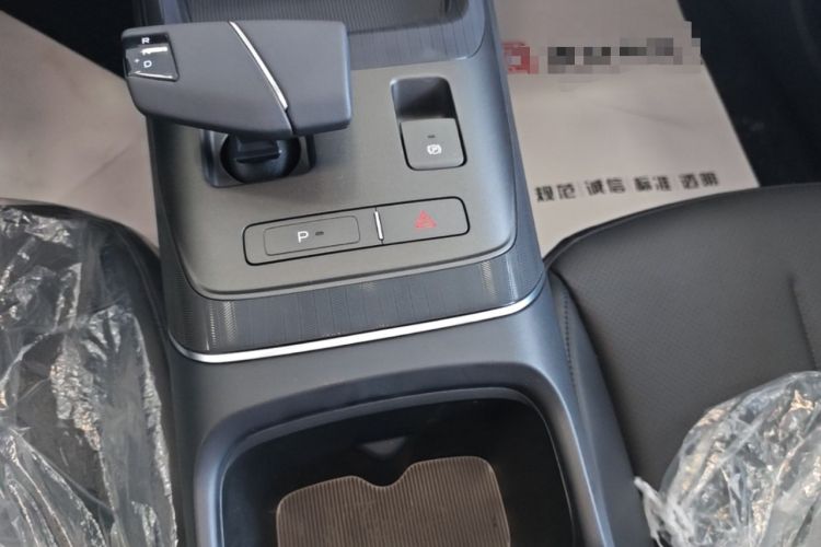Used CHANGAN Eado 2025 Blue Whale 1.5T 500Bar Prestige Model Gear Lever