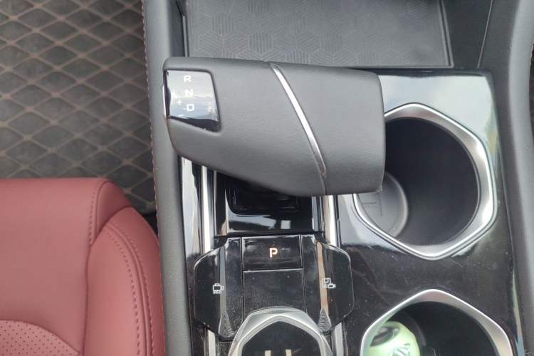 Used CHANGAN Eado 2025 PLUS 1.4T Dual-Clutch High-Energy Version Gear Lever