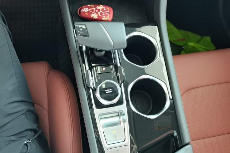 Used CHANGAN Eado 2025 PLUS 1.4T Dual-Clutch High-Energy Version Gear Lever