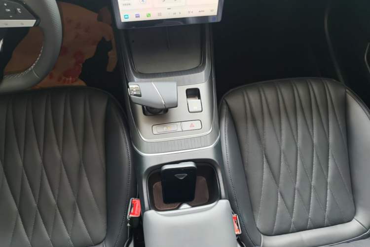 Used CHANGAN Eado 2025 Blue Whale 1.5T 500Bar Flagship Model Gear Lever