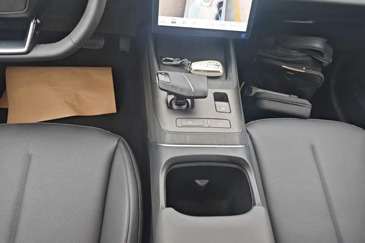 Used CHANGAN Eado 2025 Blue Whale 1.5T 500Bar Prestige Model Gear Lever