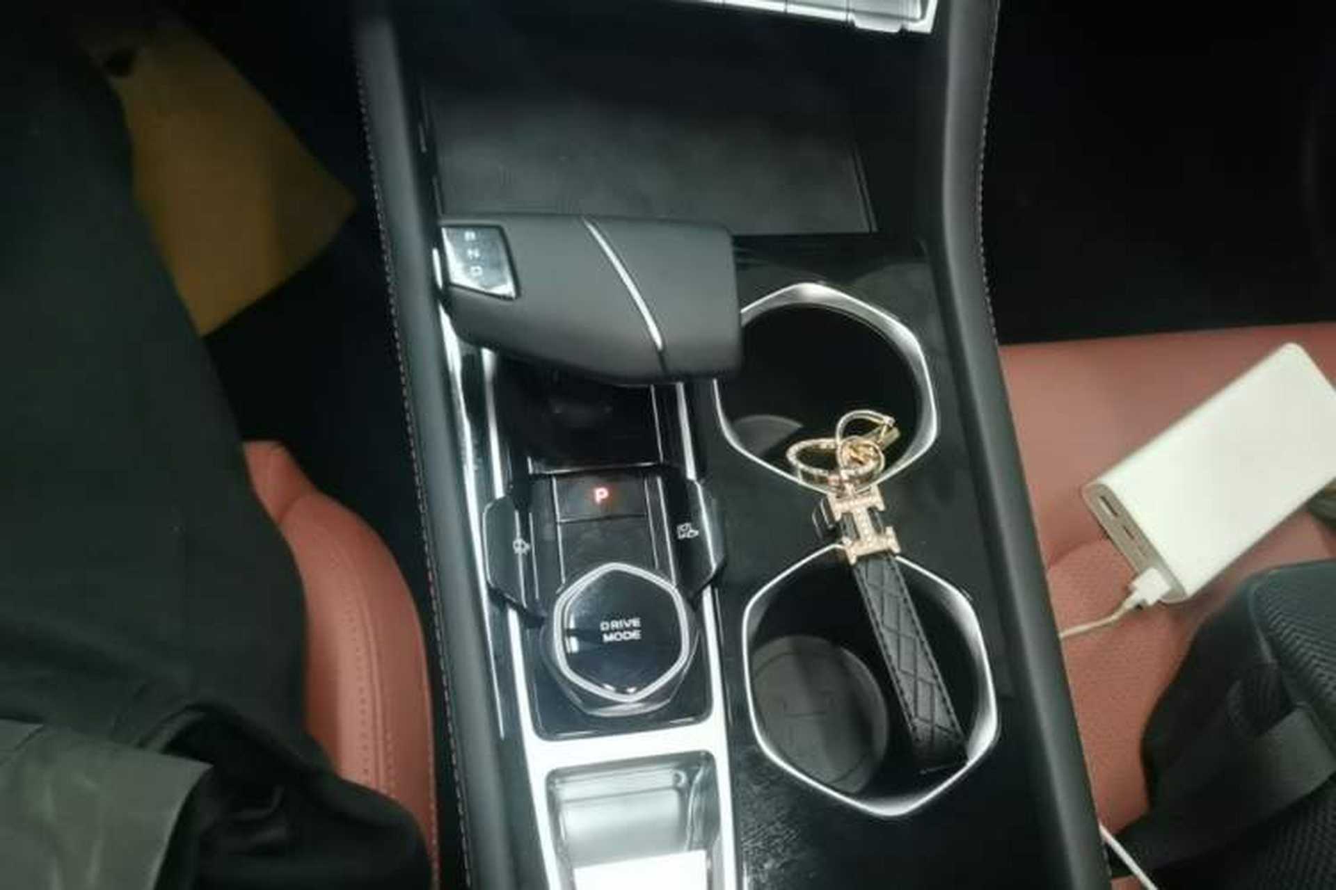 Used CHANGAN Eado 2025 PLUS 1.4T Dual-Clutch High-Energy Version Gear Lever