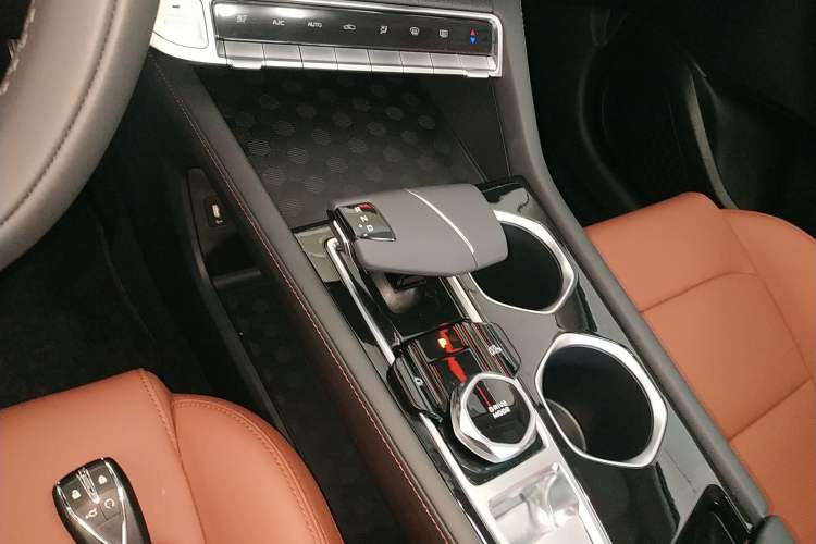Used CHANGAN Eado 2025 PLUS 1.4T Dual-Clutch High-Energy Version Gear Lever