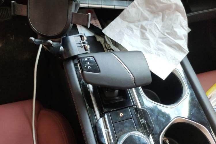 Used CHANGAN Eado 2025 PLUS 1.4T Dual-Clutch High-Energy Version Gear Lever