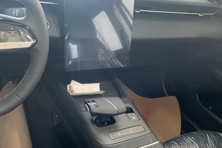 Used CHANGAN Eado 2025 Blue Whale 1.5T 500Bar Prestige Model Gear Lever