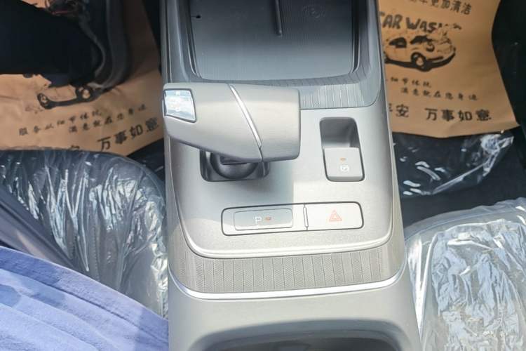 Used CHANGAN Eado 2025 Blue Whale 1.5T 500Bar Flagship Model Gear Lever