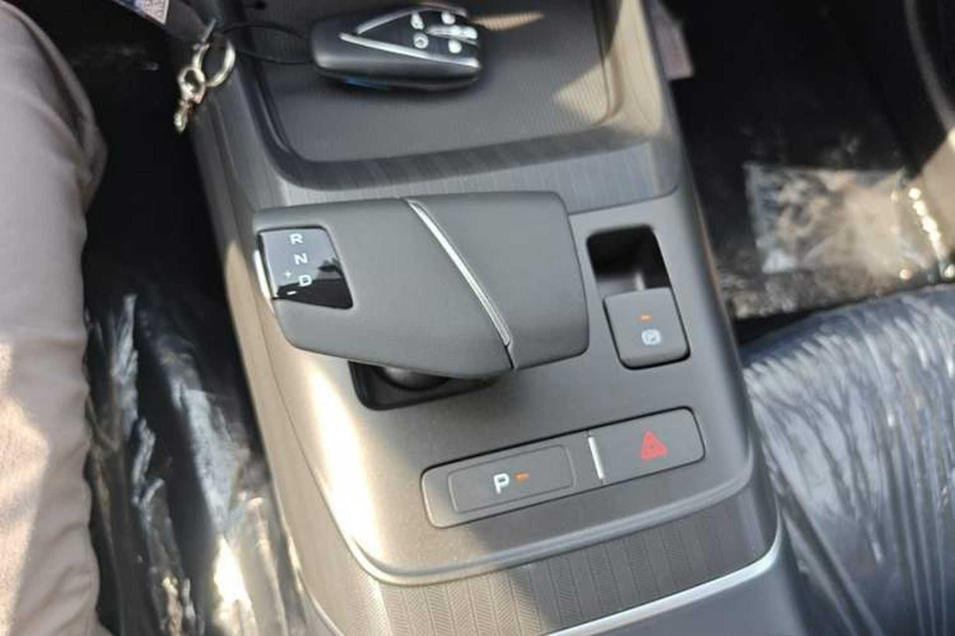 Used CHANGAN Eado 2025 Blue Whale 1.5T 500Bar Prestige Model Gear Lever