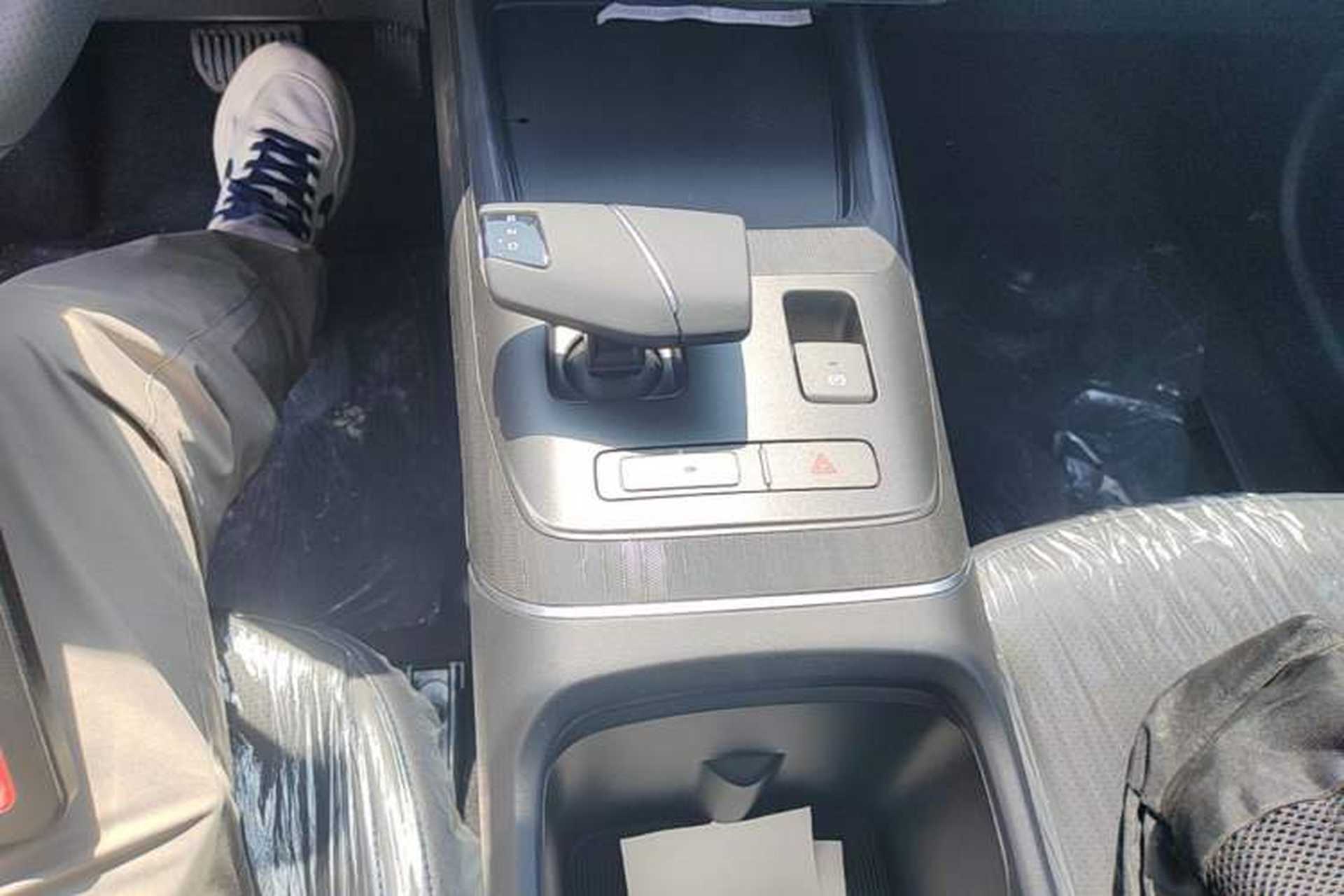 Used CHANGAN Eado 2025 Blue Whale 1.5T 500Bar Prestige Model Gear Lever