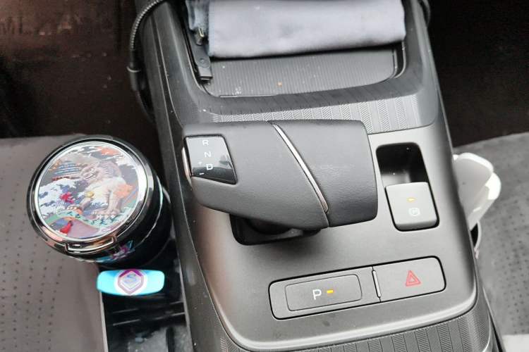 Used CHANGAN Eado 2025 Blue Whale 1.5T 500Bar Flagship Model Gear Lever