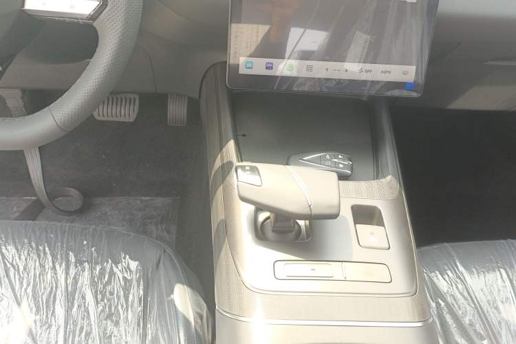 Used CHANGAN Eado 2025 Blue Whale 1.5T 500Bar Prestige Model Gear Lever