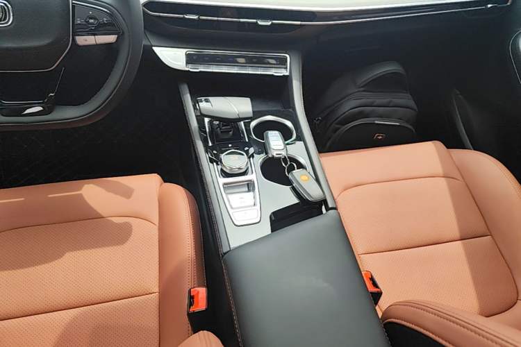 Used CHANGAN Eado 2025 PLUS 1.4T Dual-Clutch High-Energy Version Gear Lever