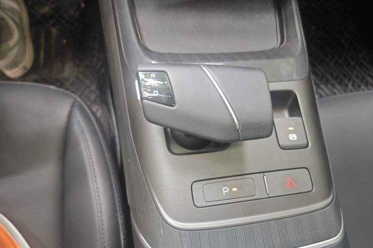 Used CHANGAN Eado 2025 Blue Whale 1.5T 500Bar Prestige Model Gear Lever