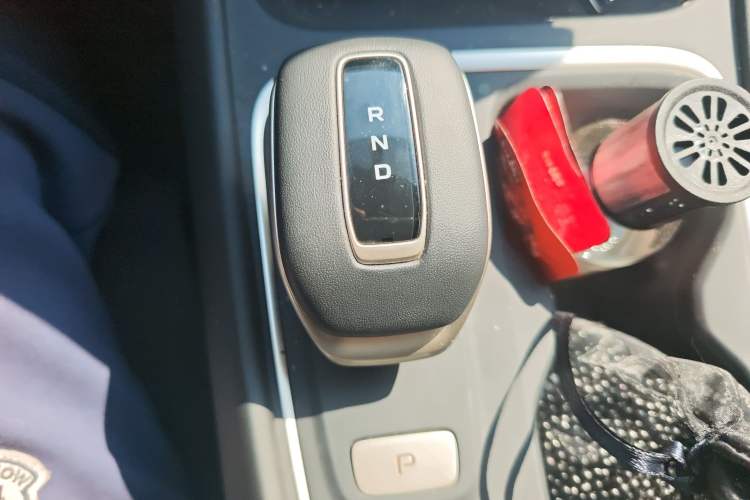 Used CHANGAN Eado 2025 Blue Whale 1.5T 500Bar Prestige Model Gear Lever