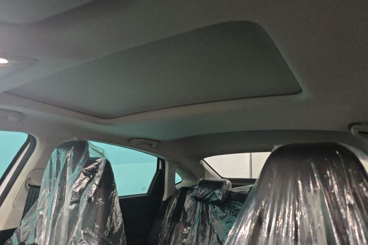 Used CHANGAN Eado 2025 Blue Whale 1.5T 500Bar Prestige Model Headliner
