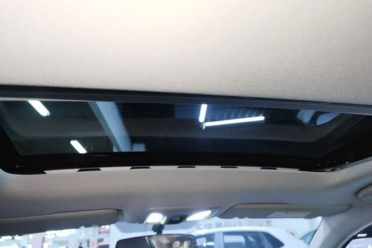 Used CHANGAN Eado 2025 Blue Whale 1.5T 500Bar Prestige Model Headliner
