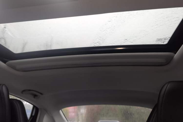 Used CHANGAN Eado 2025 Blue Whale 1.5T 500Bar Prestige Model Headliner