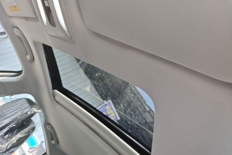 Used CHANGAN Eado 2025 Blue Whale 1.5T 500Bar Prestige Model Headliner