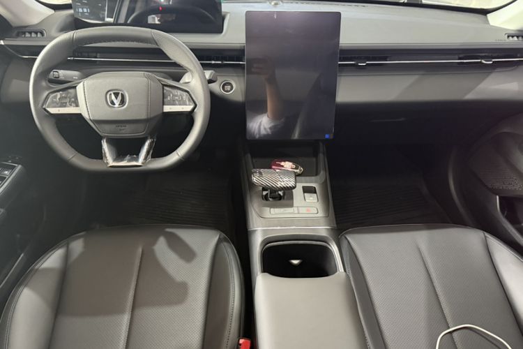 Used CHANGAN Eado 2025 Blue Whale 1.5T 500Bar Prestige Model Interior 1