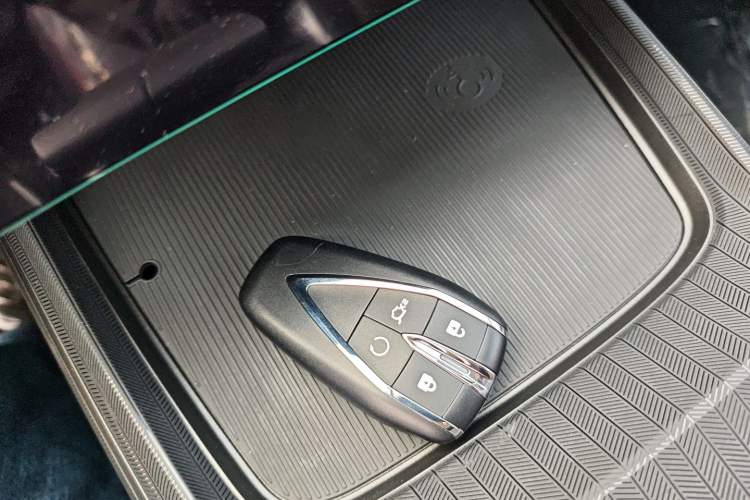Used CHANGAN Eado 2025 Blue Whale 1.5T 500Bar Prestige Model Interior 1