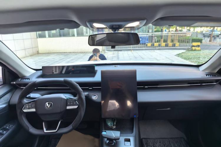 Used CHANGAN Eado 2025 Blue Whale 1.5T 500Bar Prestige Model Interior 1