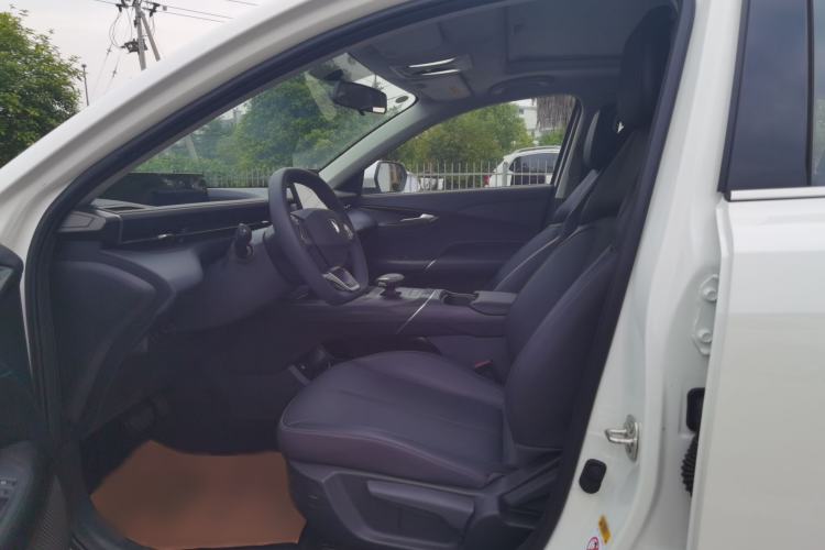 Used CHANGAN Eado 2025 Blue Whale 1.5T 500Bar Prestige Model Interior 1