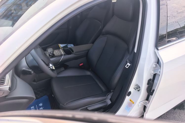 Used CHANGAN Eado 2025 Blue Whale 1.5T 500Bar Prestige Model Interior 1