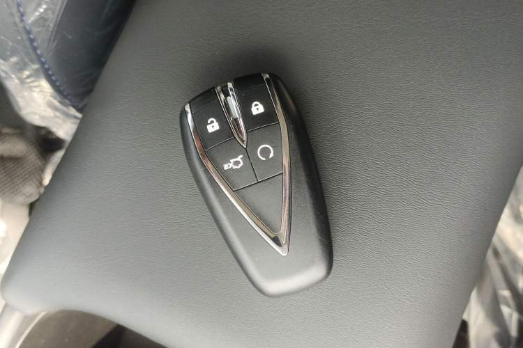 Used CHANGAN Eado 2025 Blue Whale 1.5T 500Bar Prestige Model Interior 1