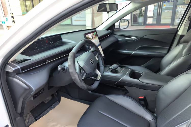 Used CHANGAN Eado 2025 Blue Whale 1.5T 500Bar Prestige Model Interior 2