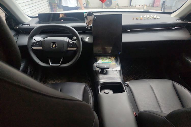 Used CHANGAN Eado 2025 Blue Whale 1.5T 500Bar Prestige Model Interior 2