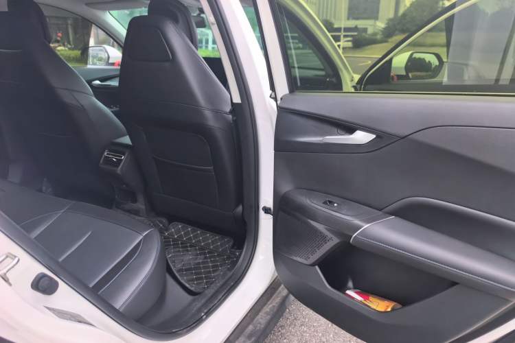Used CHANGAN Eado 2025 Blue Whale 1.5T 500Bar Prestige Model Interior 4