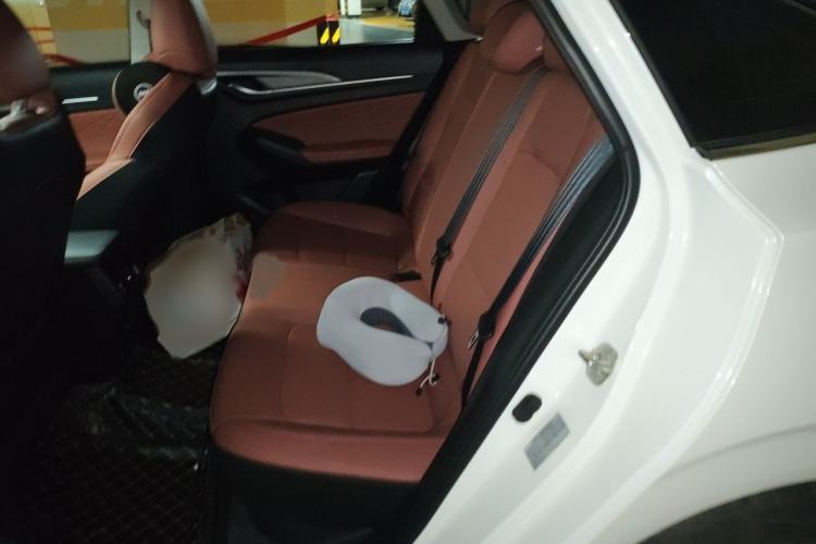 Used CHANGAN Eado 2025 PLUS 1.4T Dual-Clutch High-Energy Version Interior 4