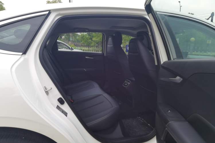Used CHANGAN Eado 2025 Blue Whale 1.5T 500Bar Prestige Model Interior 6