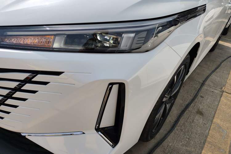 Used CHANGAN Eado 2025 Blue Whale 1.5T 500Bar Prestige Model Left Front Headlight