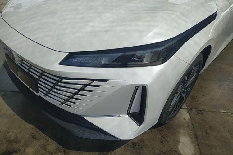 Used CHANGAN Eado 2025 Blue Whale 1.5T 500Bar Prestige Model Left Front Headlight