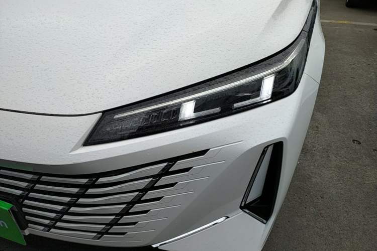 Used CHANGAN Eado 2025 Blue Whale 1.5T 500Bar Prestige Model Left Front Headlight