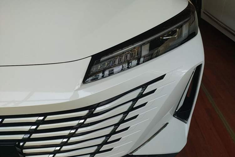 Used CHANGAN Eado 2025 Blue Whale 1.5T 500Bar Prestige Model Left Front Headlight
