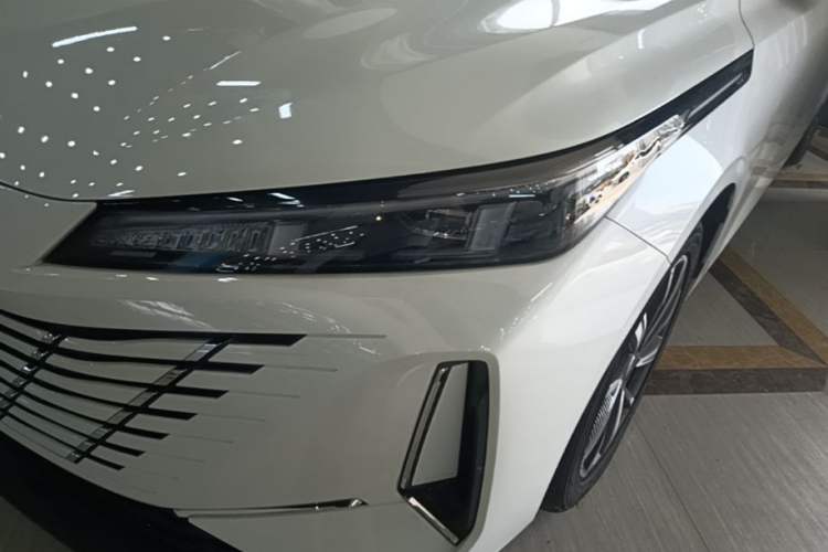 Used CHANGAN Eado 2025 Blue Whale 1.5T 500Bar Prestige Model Left Front Headlight