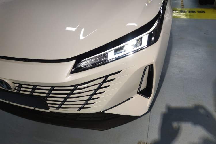 Used CHANGAN Eado 2025 Blue Whale 1.5T 500Bar Prestige Model Left Front Headlight