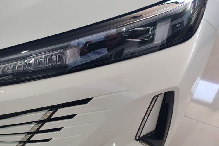 Used CHANGAN Eado 2025 Blue Whale 1.5T 500Bar Prestige Model Left Front Headlight